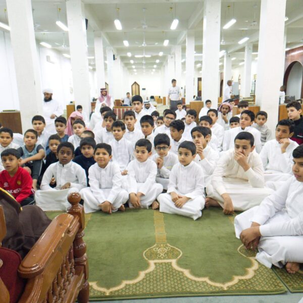 FgKNpuAXgAAAVyb 600x600