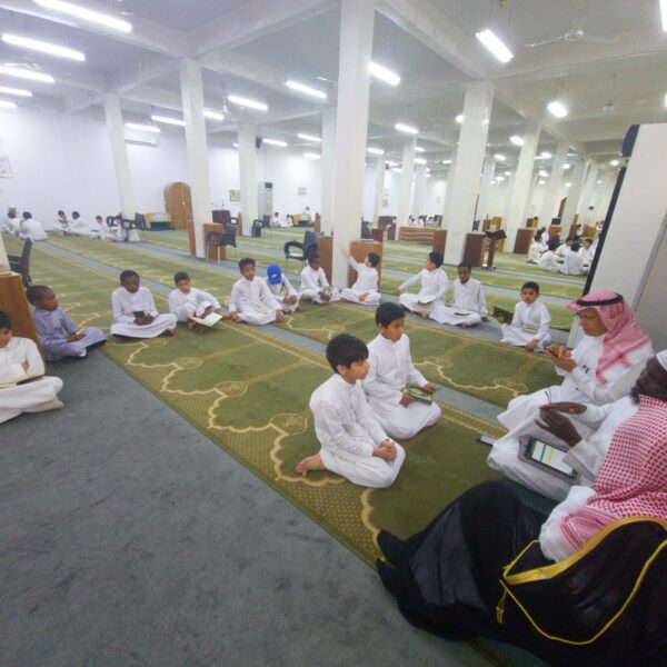 GNOy7CKWYAM myM 600x600